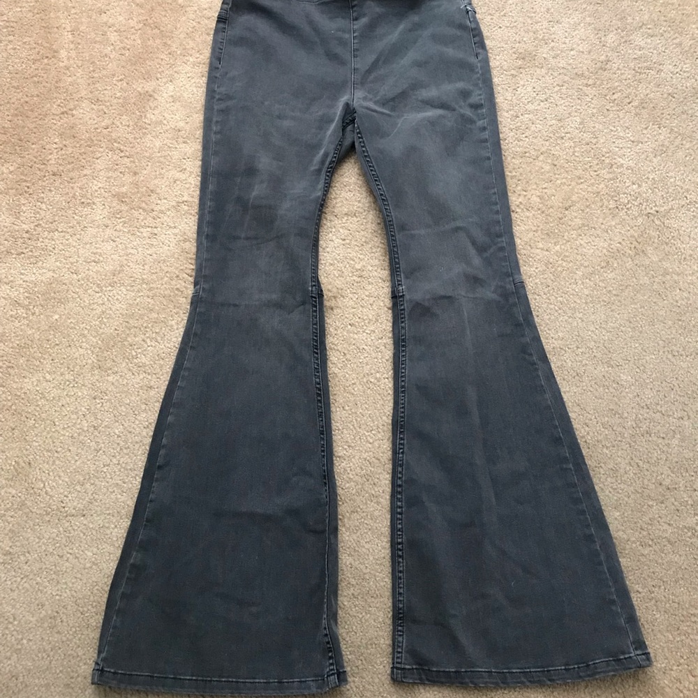 Free People Pull On Flare Jeans - Picture 5 of 8